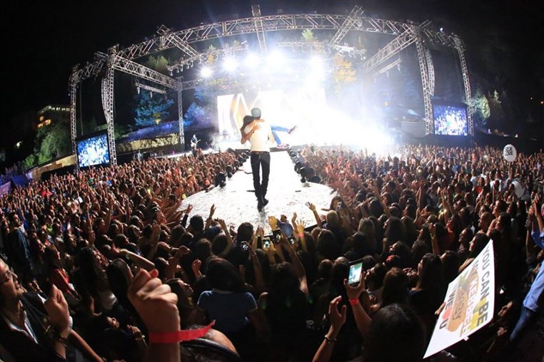 Enrique Iglesias at Ehdeniyat